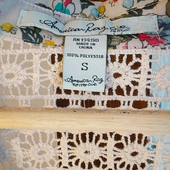 American Rag Cie Tan Floral Crop 3/4 Button Roll Up Tap Sleeves Blouse Size S - Picture 3 of 12